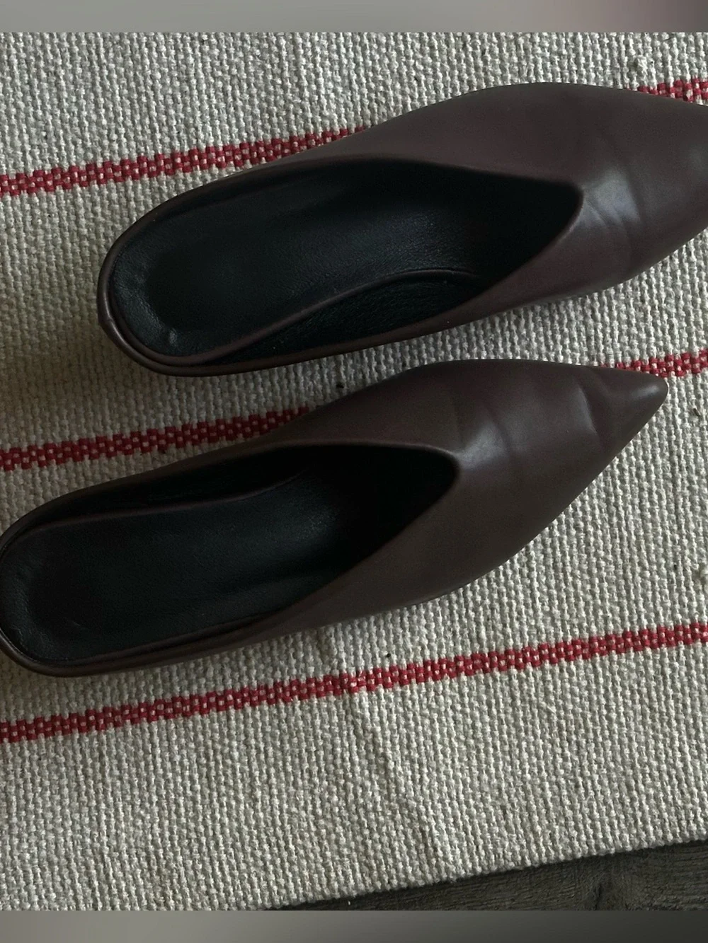 Women's Pointed Slip-On Flats in Dark Brown Leather-Look